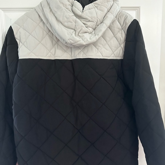 Men’s Kenneth Cole Quilted Diamond Jacket w/hood
XL - Picture 2 of 5